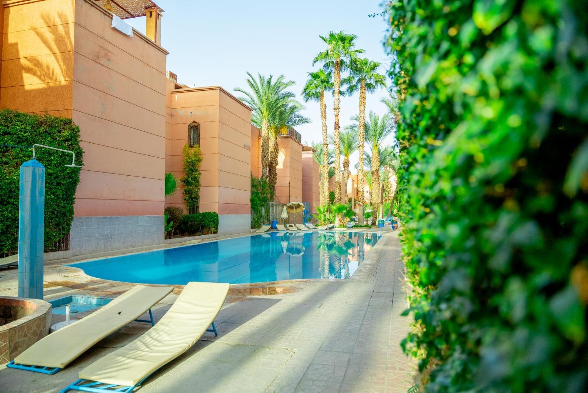 Riad The Moroccans Pool And Terrace Marrakesh Buitenkant foto