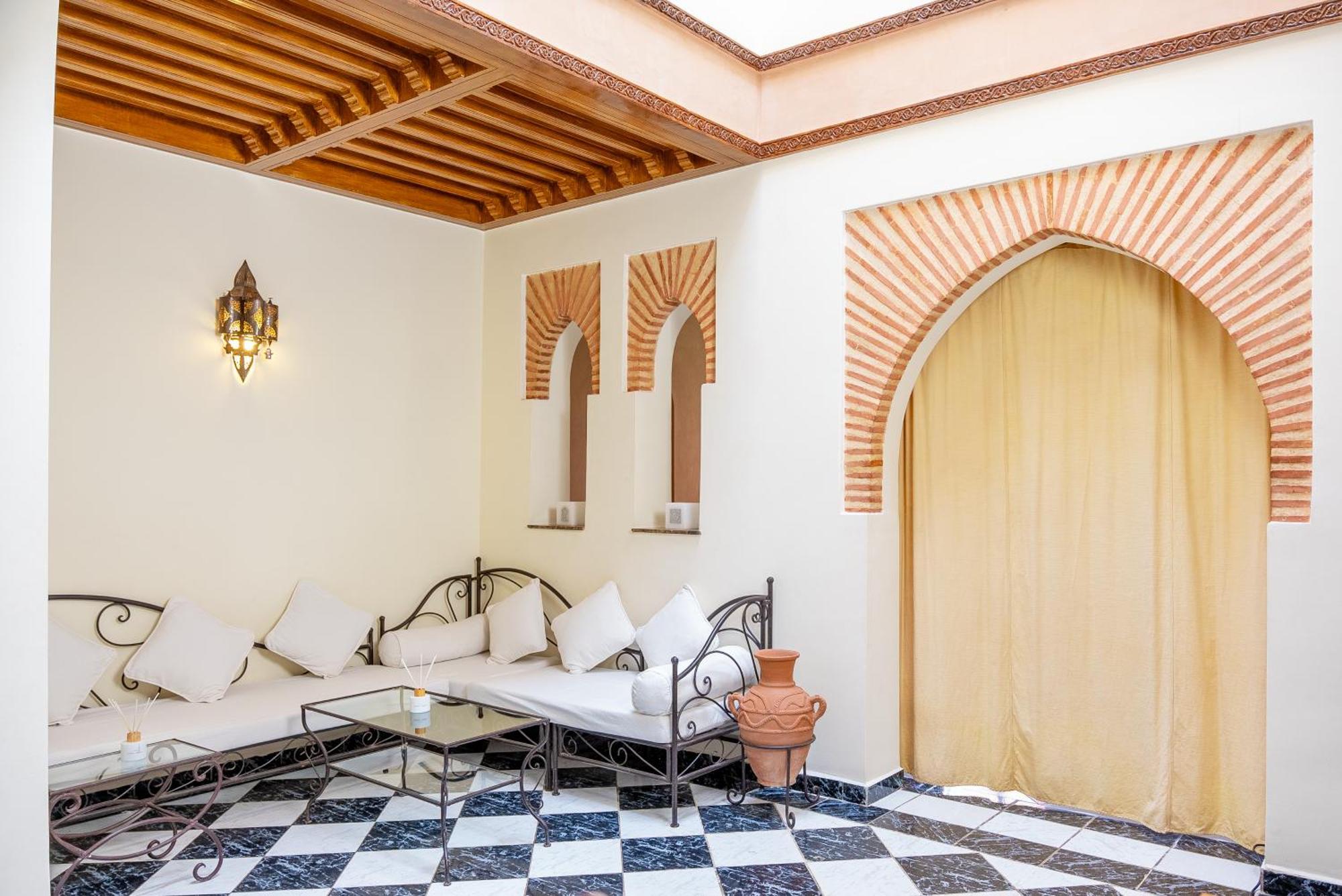 Riad The Moroccans Pool And Terrace Marrakesh Buitenkant foto